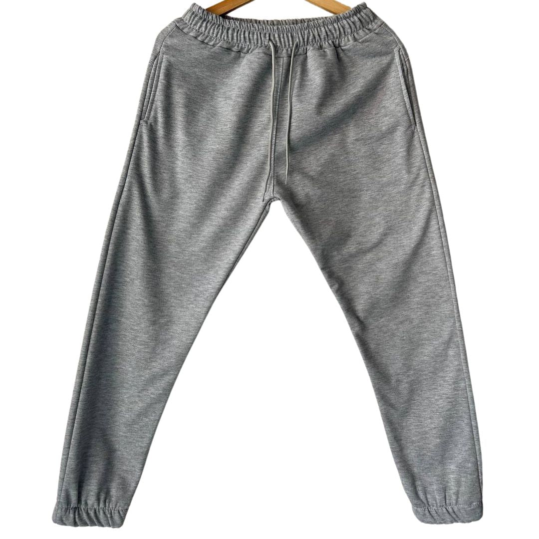 Jogger hombre gris claro